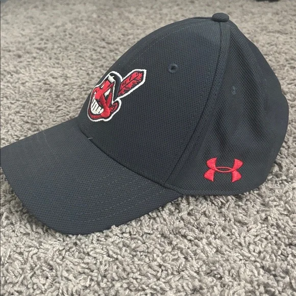 Under Armour Indians hat - Picture 2 of 4